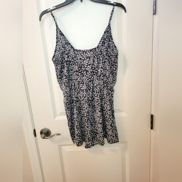 Romper - Picture 2 of 2